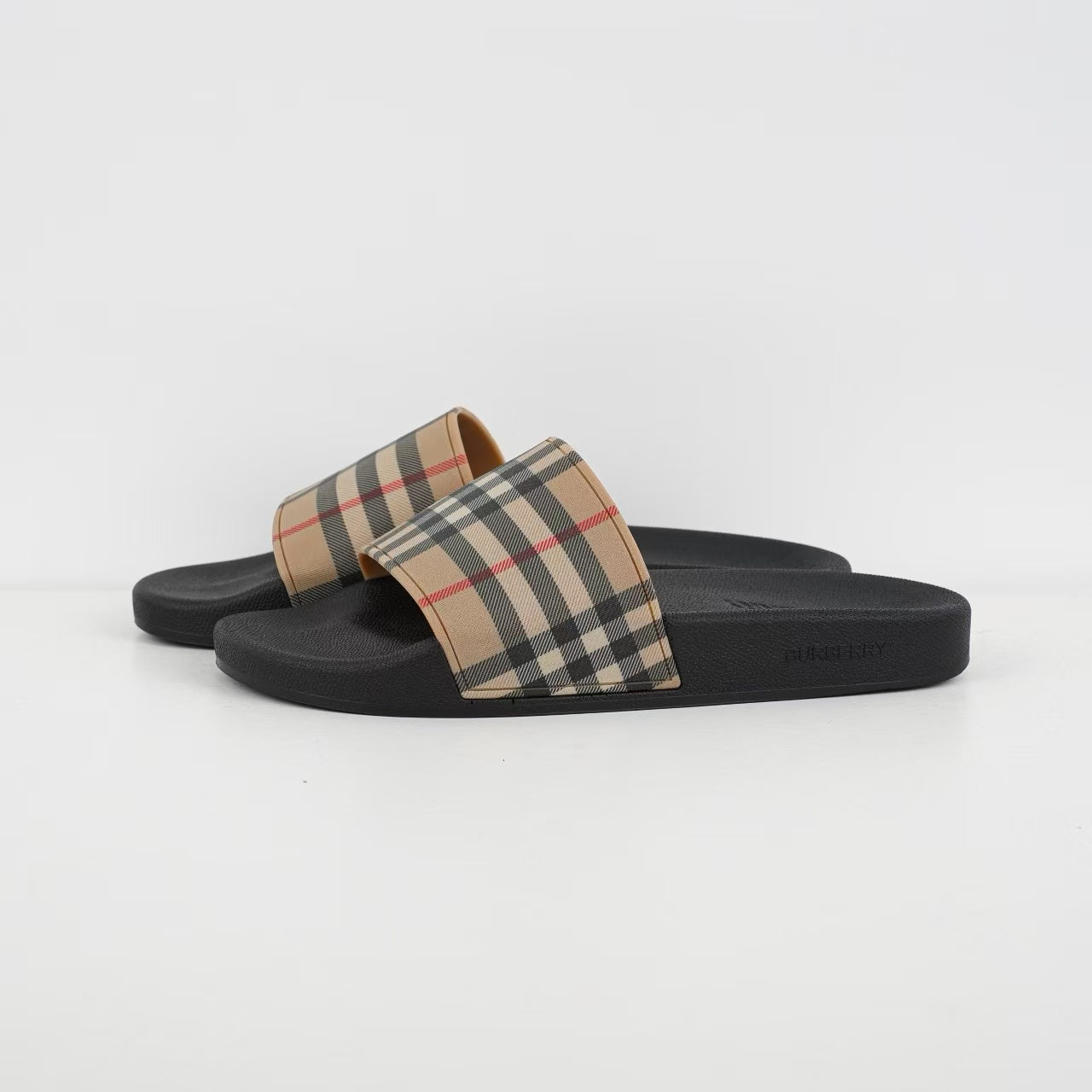 BURBERRY SLIPPERS